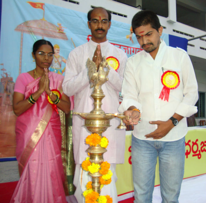 Inauguration of Hindu Dharmajagruti Sabha by the dignitaries Inauguration of Hindu Dharmajagruti Sabha by the dignitaries